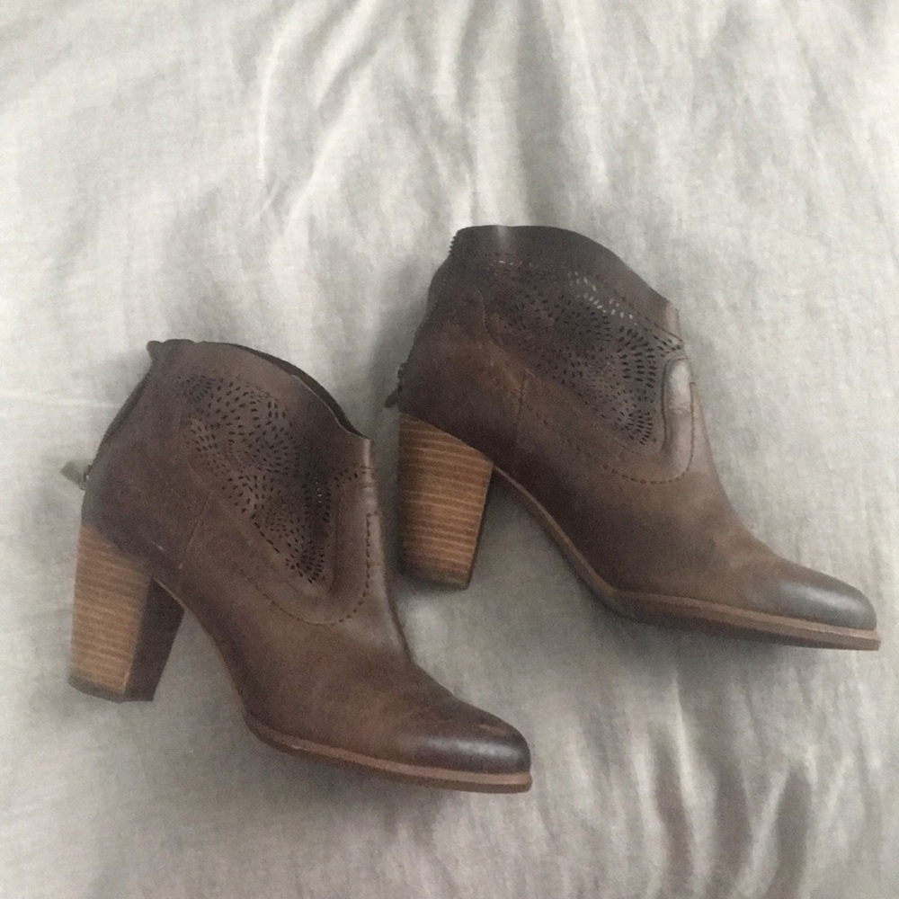 Ugg Booties SZ 8.5